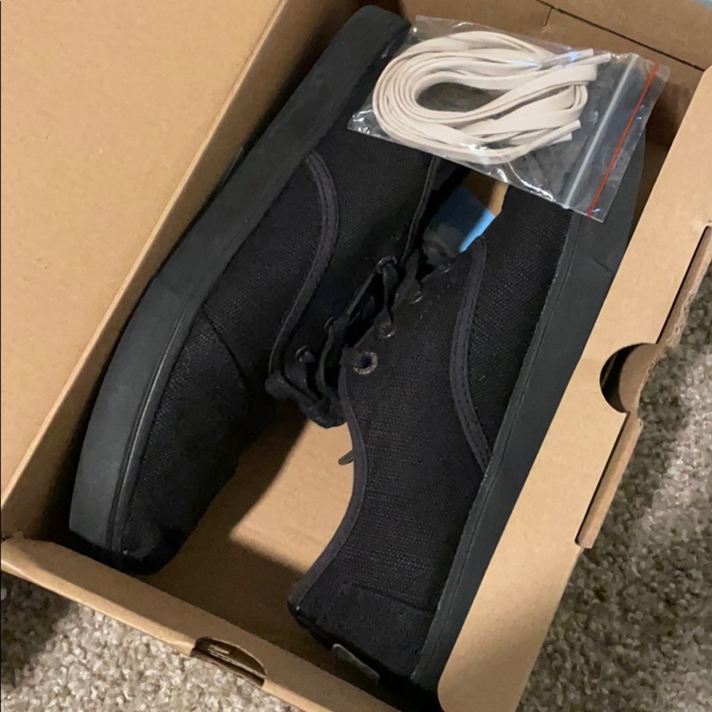 TOMS- The Venice Collection